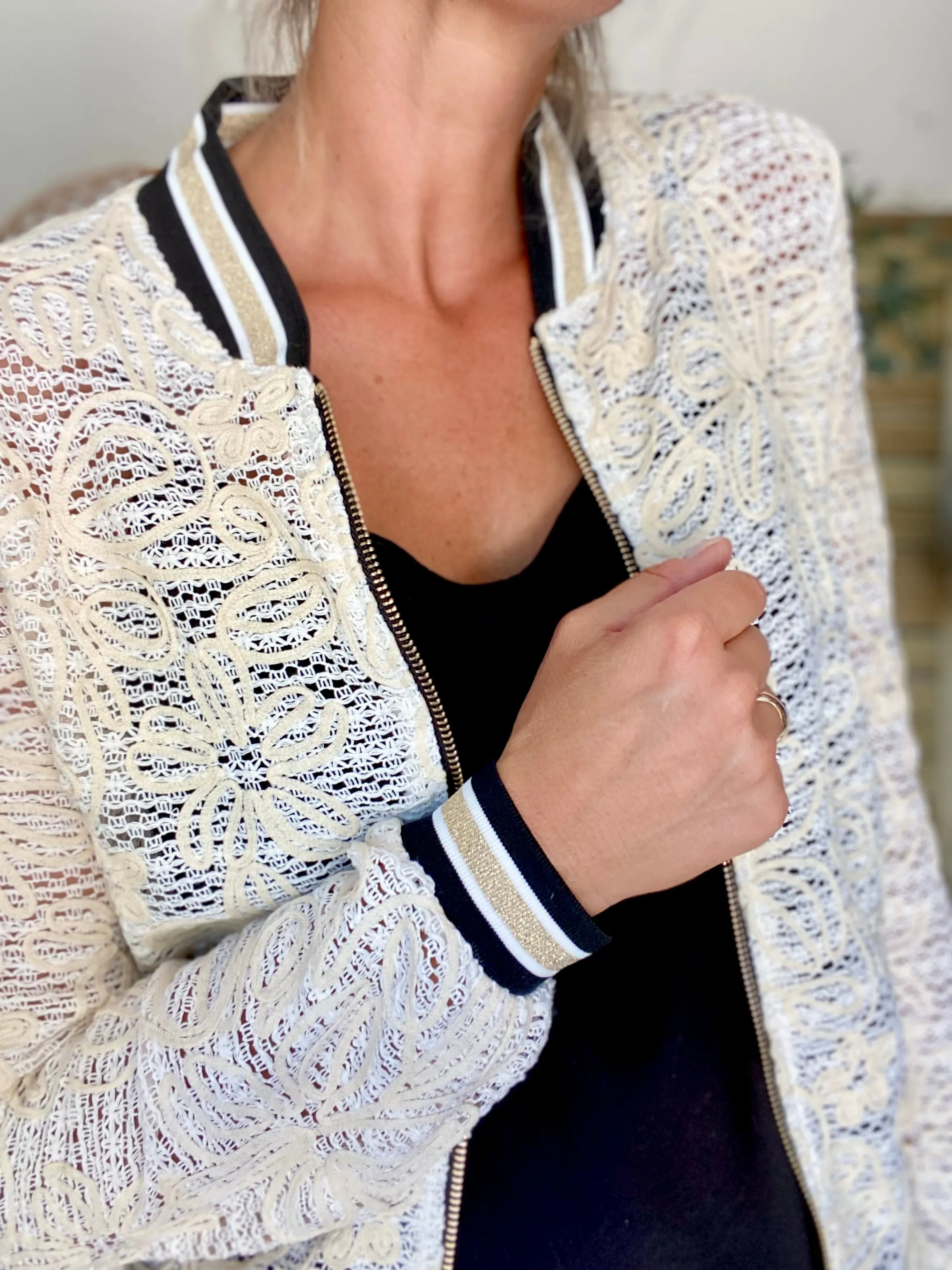 *** IMPERFECTION (1 pièce) - Veste bombers léger EMILY - crochet brodé écru - taille unique