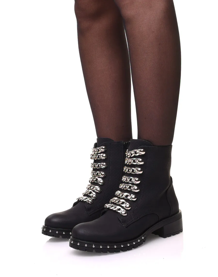 Bottines noires mattes avec chaînes