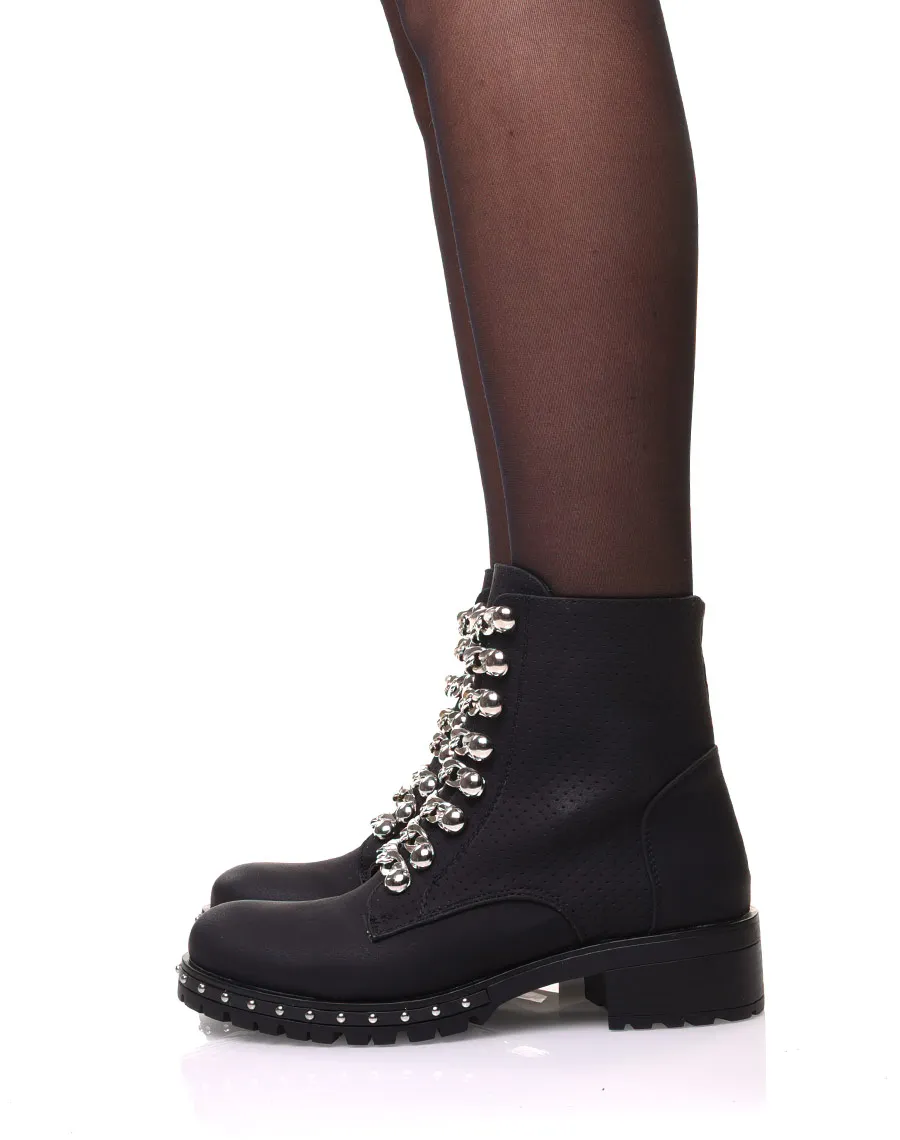 Bottines noires mattes avec chaînes