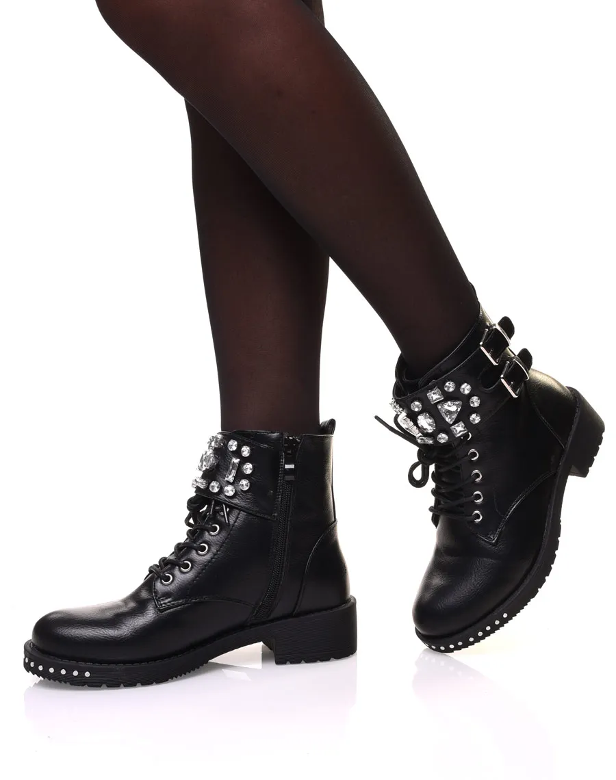 Bottines noires à lacet et détails diamants