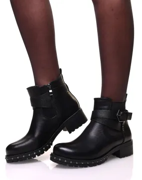 Bottines noires à sangles effet croco entrelacées