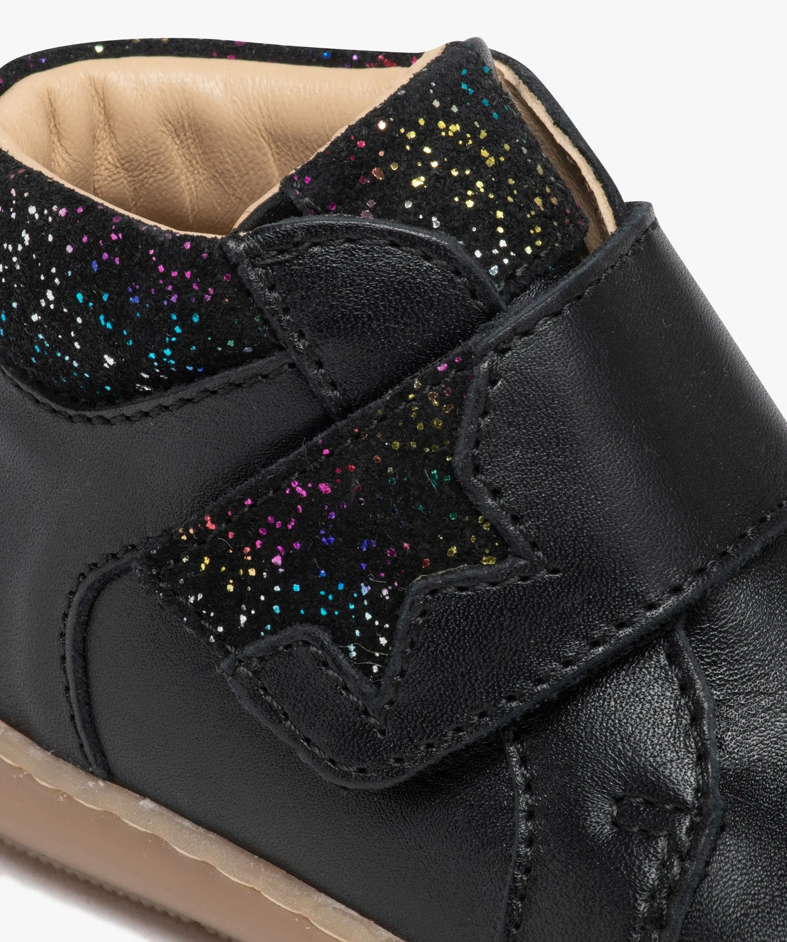 Chaussures premiers pas bébé fille en cuir uni avec col et languette à paillettes - NA! noir