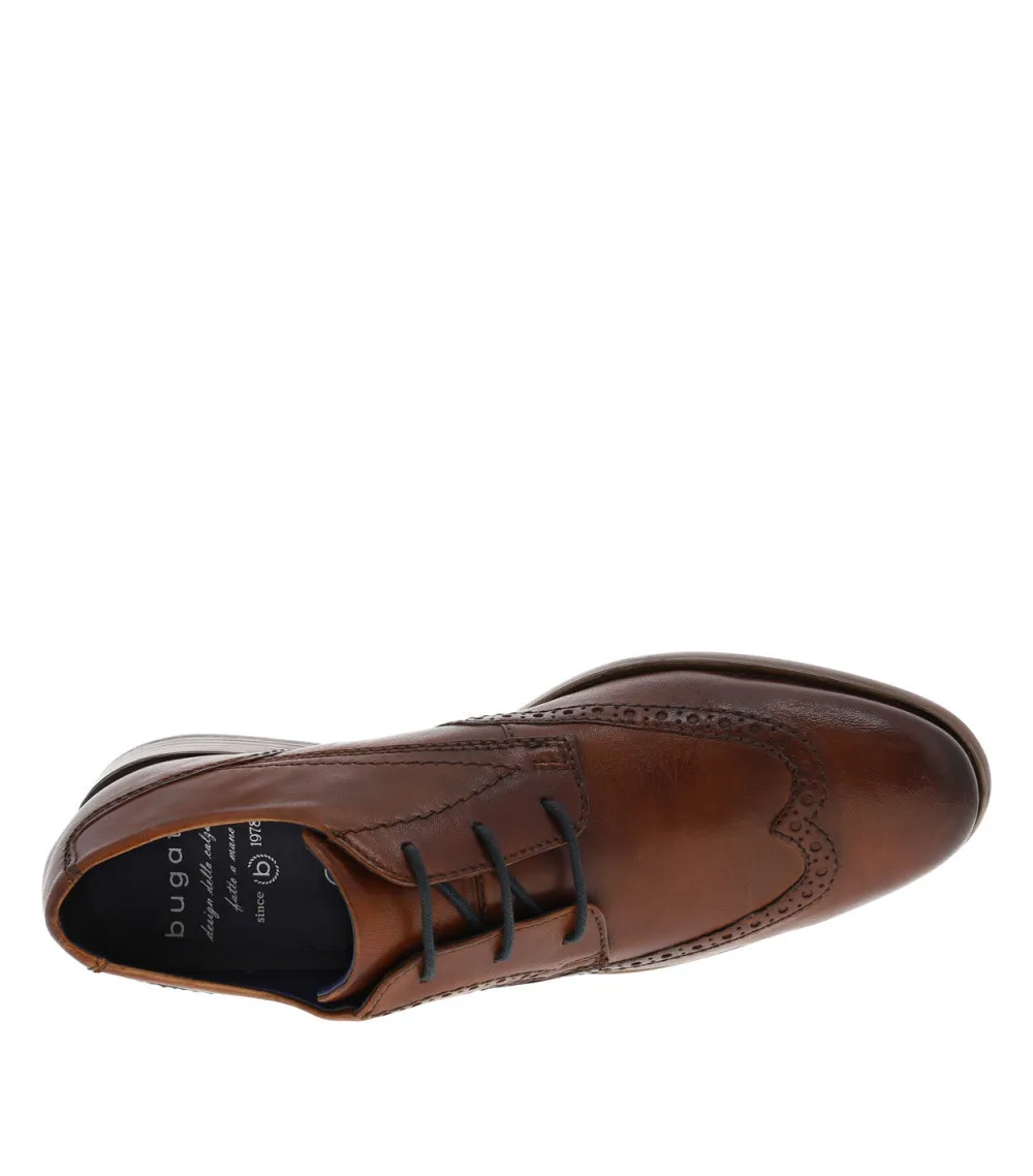 Derbies Bugatti en cuir cognac et à lacets ronds