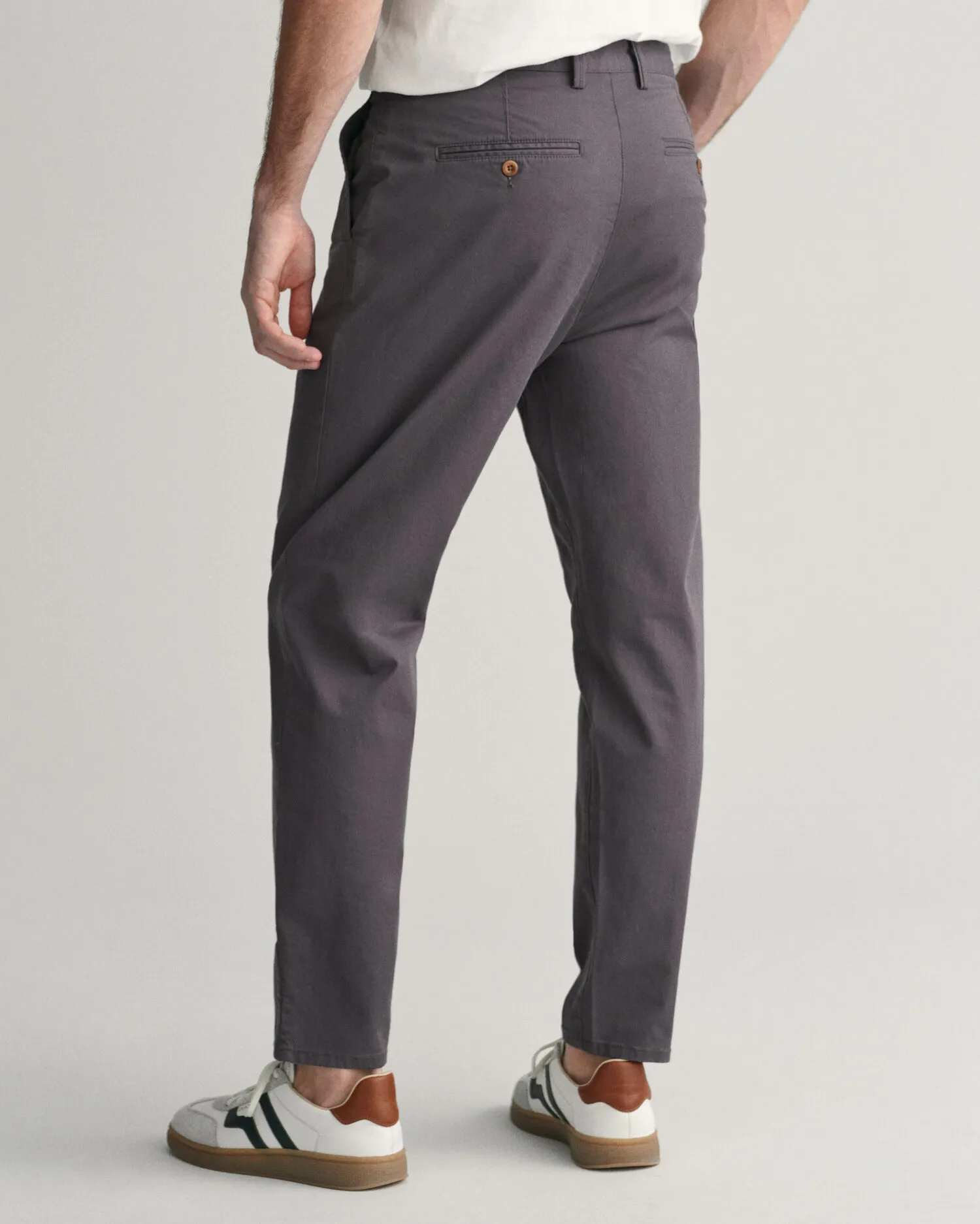 Pantalon chino en sergé ajusté