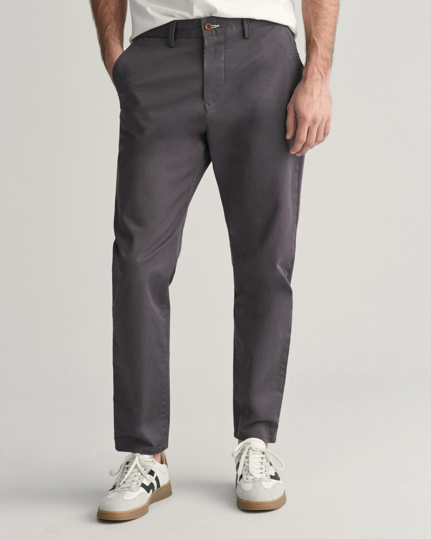 Pantalon chino en sergé ajusté