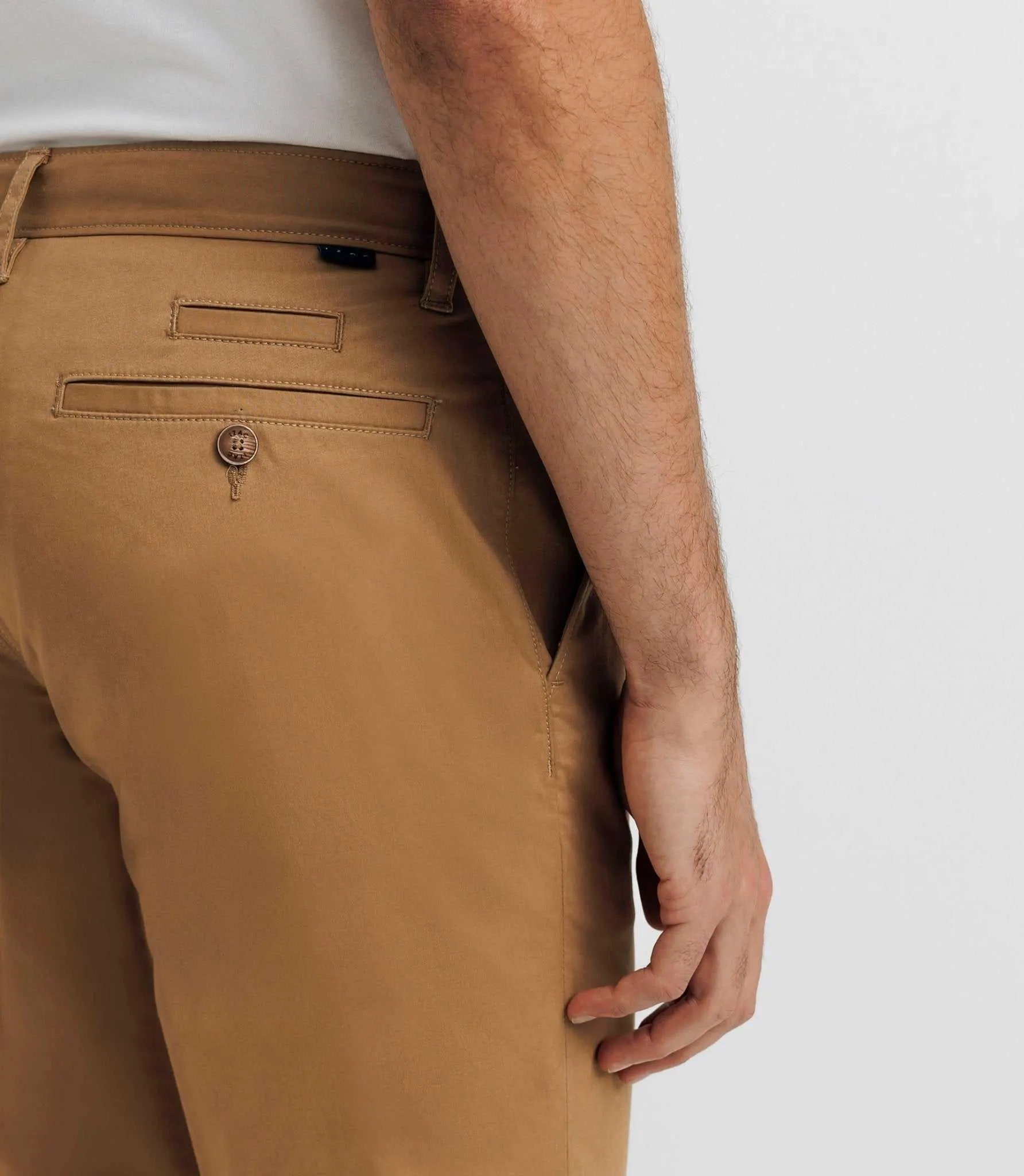 Pantalon chino satin camel