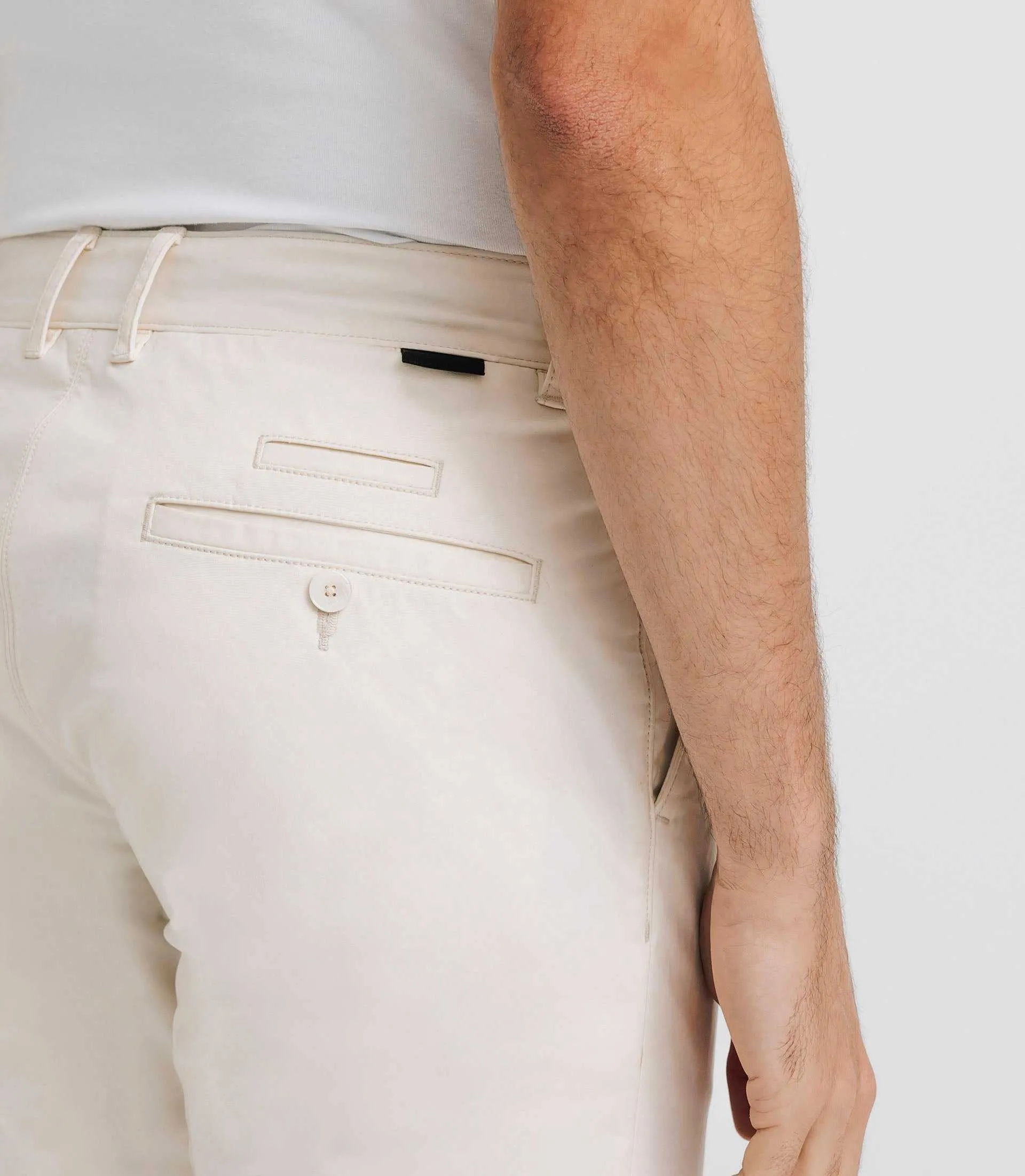 Pantalon chino satin écru