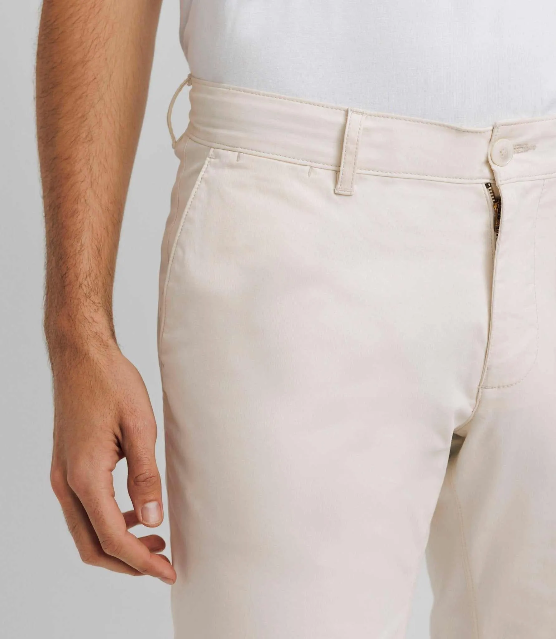 Pantalon chino satin écru