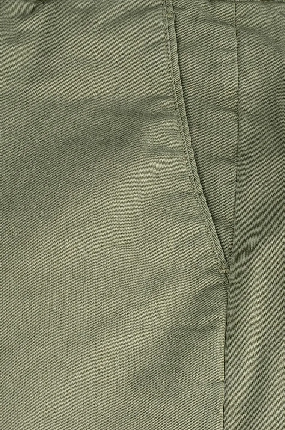 Pantalon chino slim en gabardine à revers