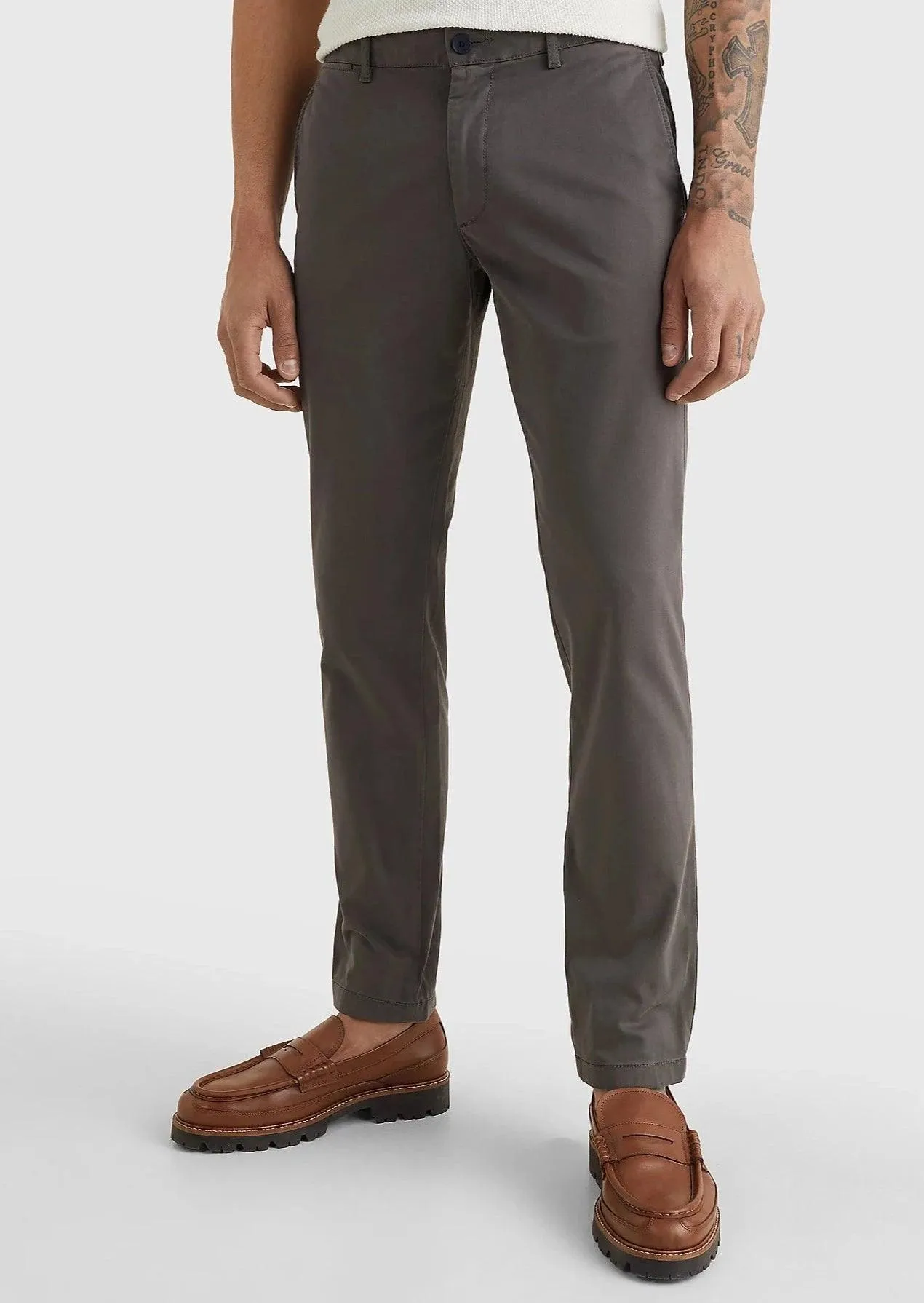 Pantalon chino Tommy Hilfiger slim gris en coton bio