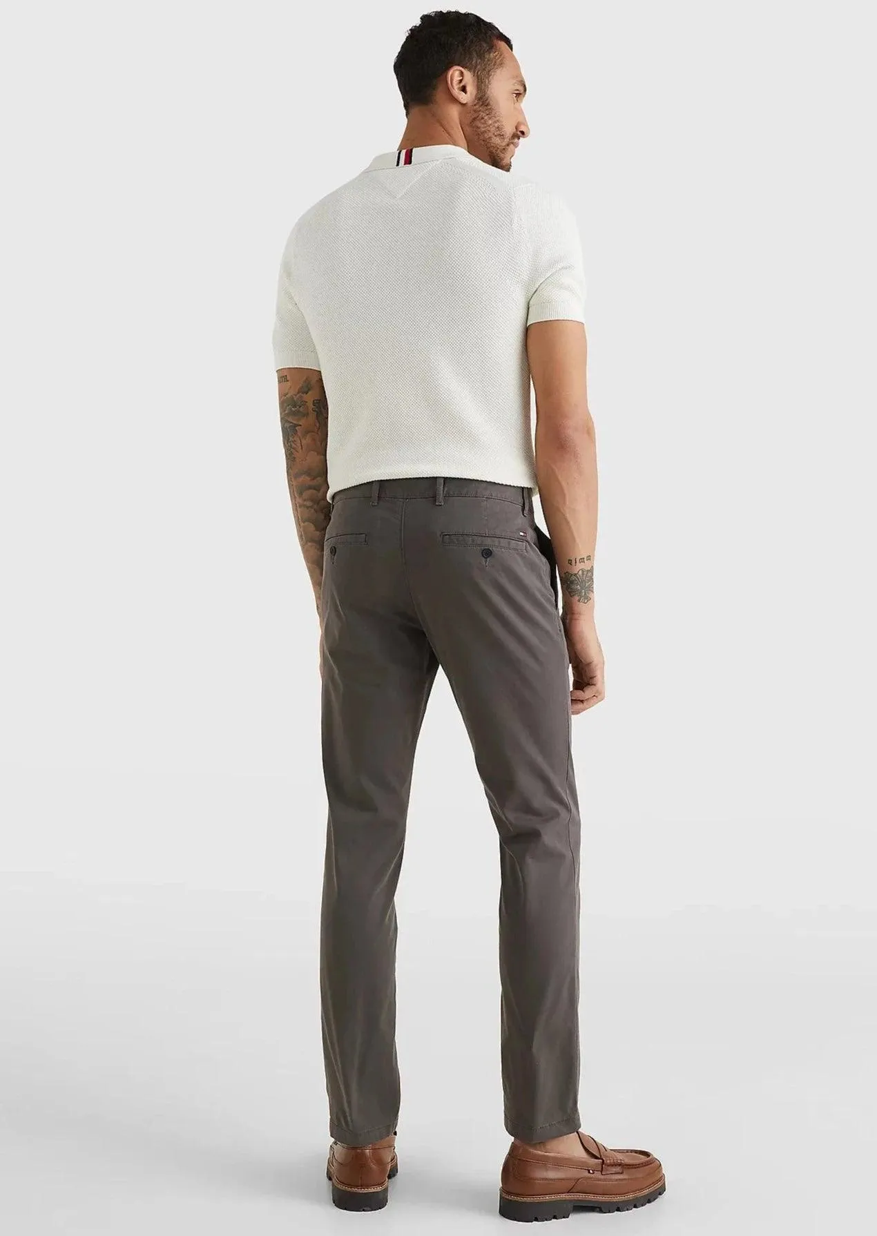 Pantalon chino Tommy Hilfiger slim gris en coton bio