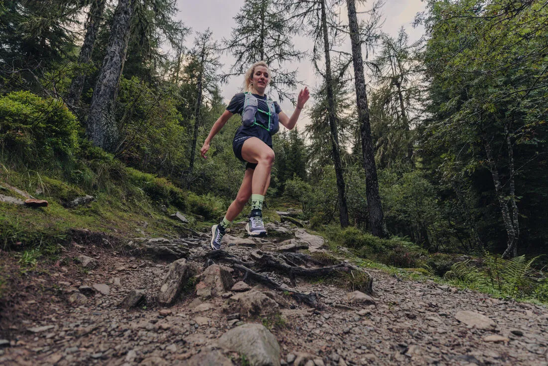 Sac trail running 8l femme vert menthe - vendu avec 2 flasques 500ml